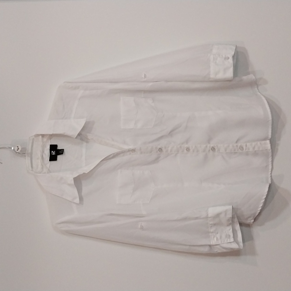 964 IZ Byer White button front blouse